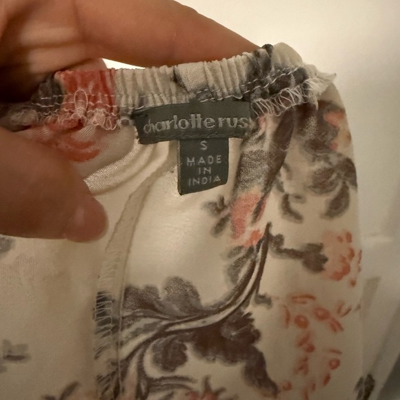 Charlotte Russe Floral Print Top - Picture 2 of 2